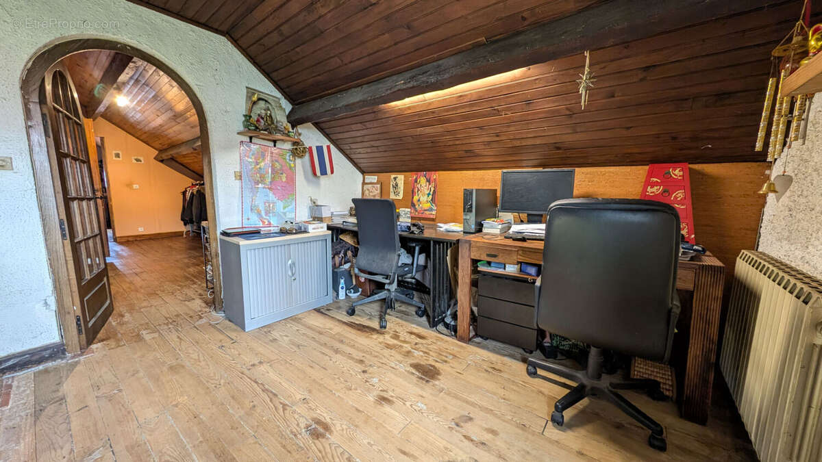 Maison à CRECY-LA-CHAPELLE