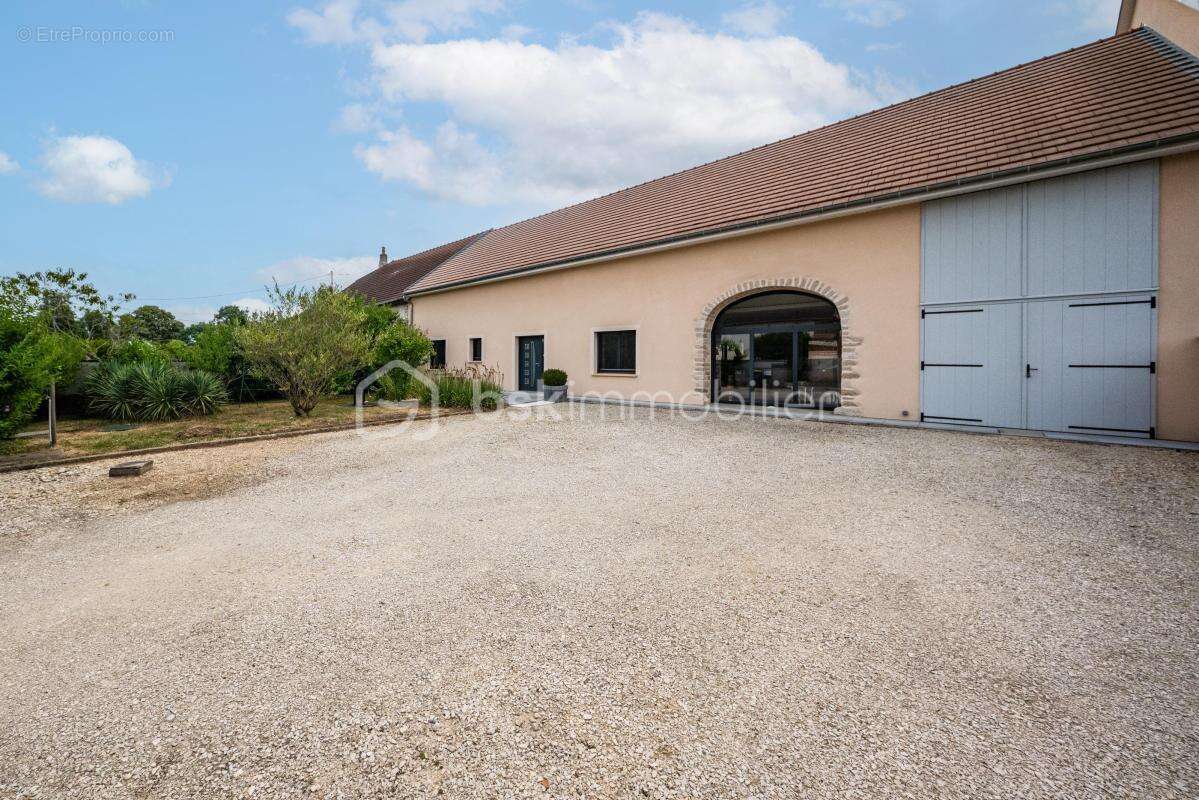 Ancienne ferme rénovée près de Dijon & Dole : Fraîcheur naturelle, piscine et DPE A - photo 13