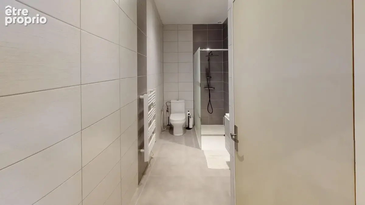 Appartement T3 Entièrement Rénové   Vénissieux (Rue Président Salvador Allende) - photo 9