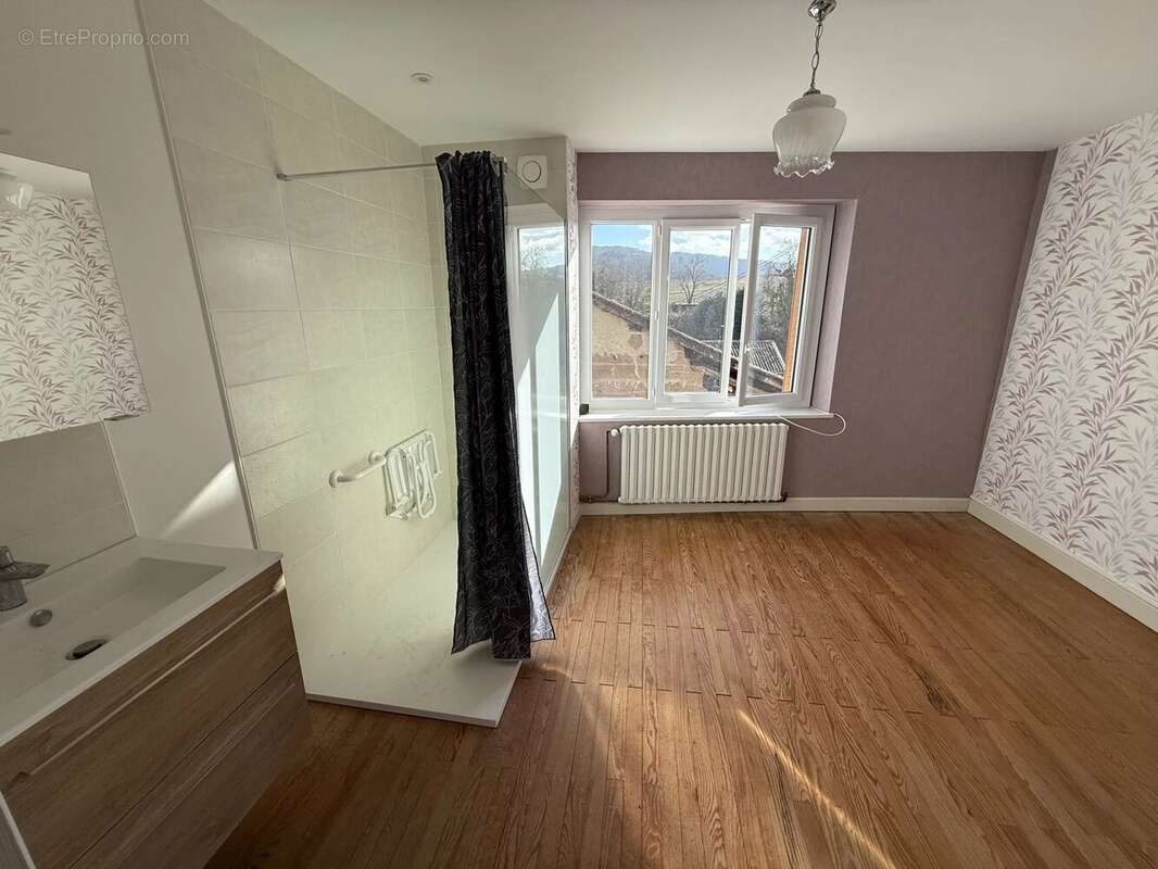 Appartement à JULIENAS