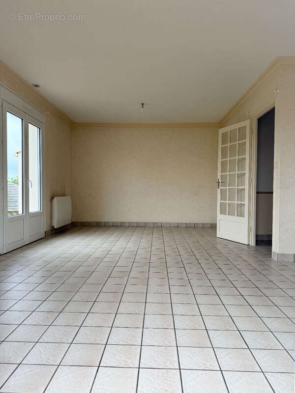 Maison à MONTAIGU