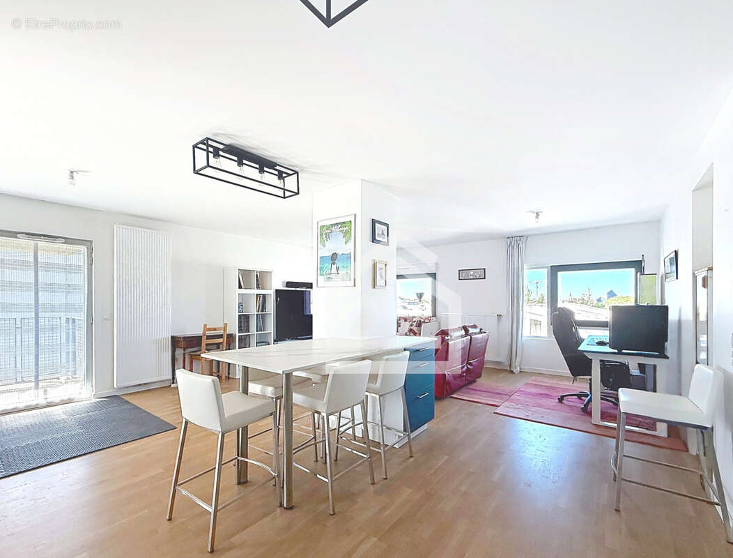 Appartement contemporain de 3 pièces à deux pas des quais de Bordeaux - photo 3