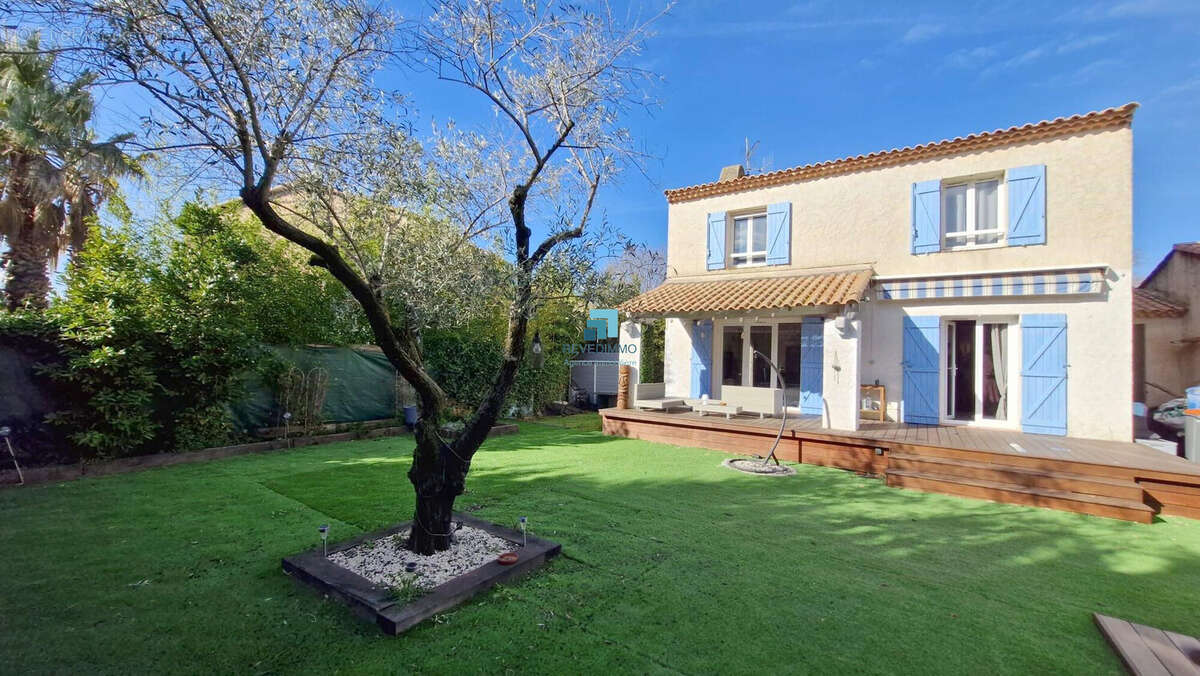 Maison à PUGET-SUR-ARGENS