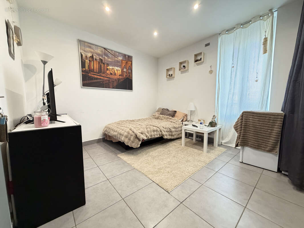 Appartement à SAINT-VICTORET