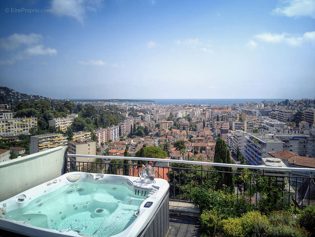 Appartement à LE CANNET