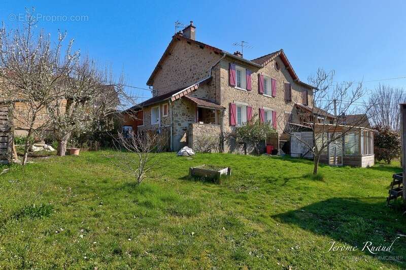 Maison à LE PALAIS-SUR-VIENNE