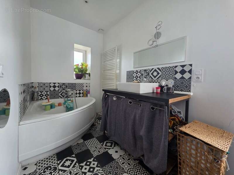 Maison à PANISSIERES