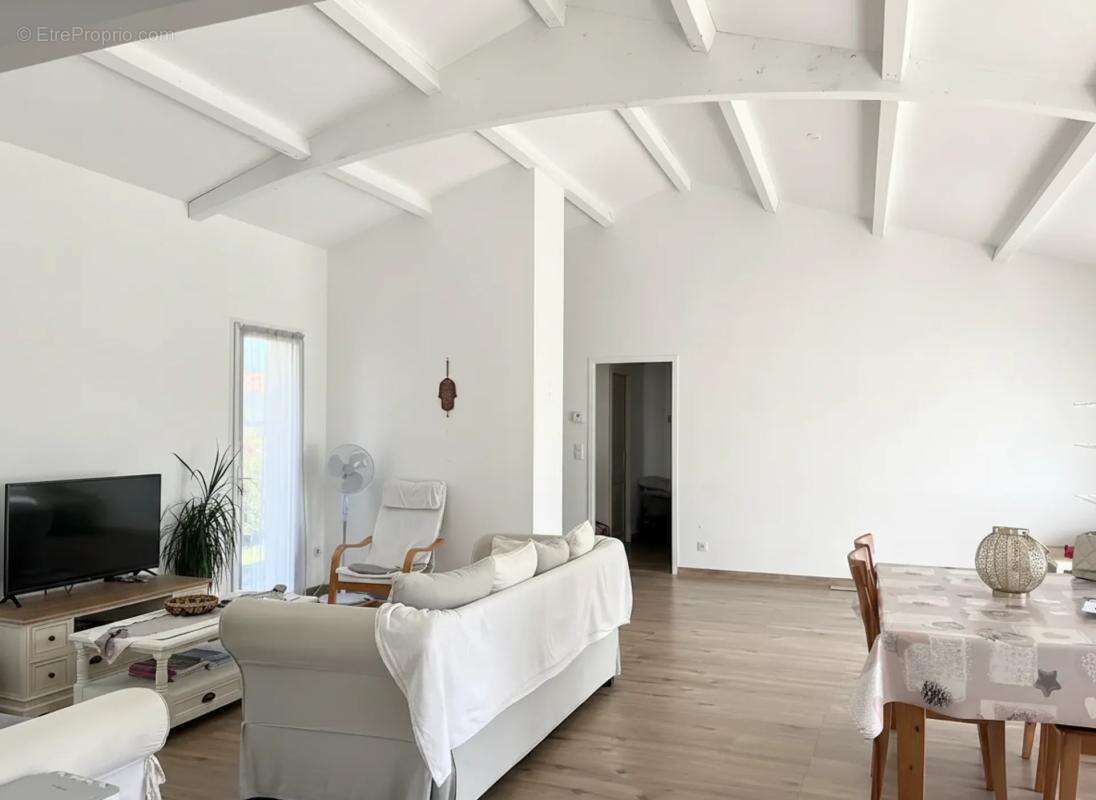 Maison de 6 pièces de 124 m² à Villiers-en-Plaine - photo 6