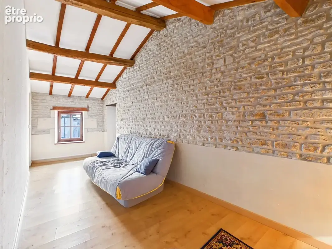 Maison de village avec cachet et dépendance de 136 m² - photo 8