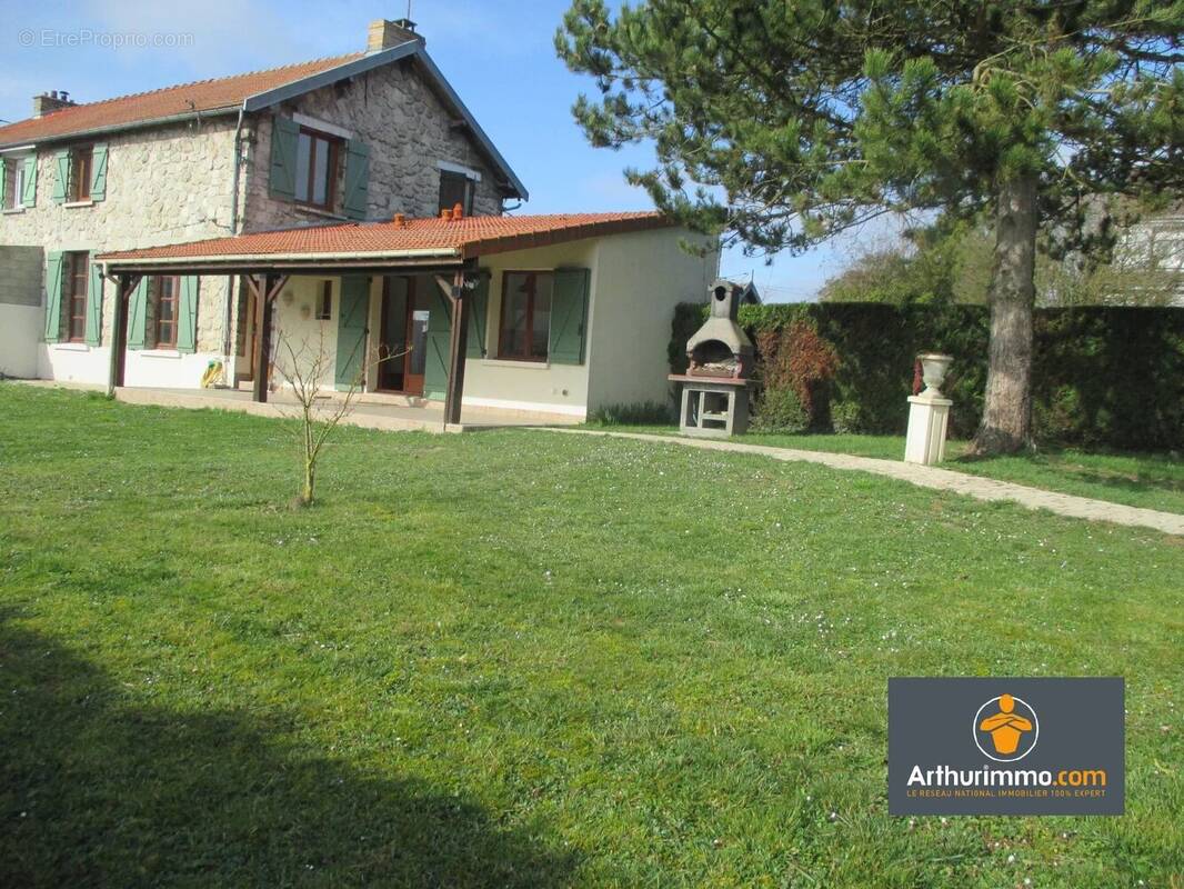 Maison à NEUFCHATEL-SUR-AISNE