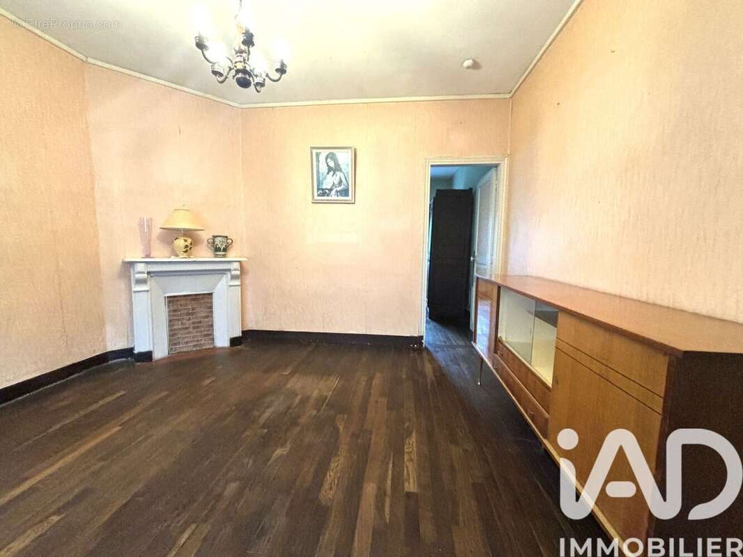 Maison 145 m² à Combles  - photo 3