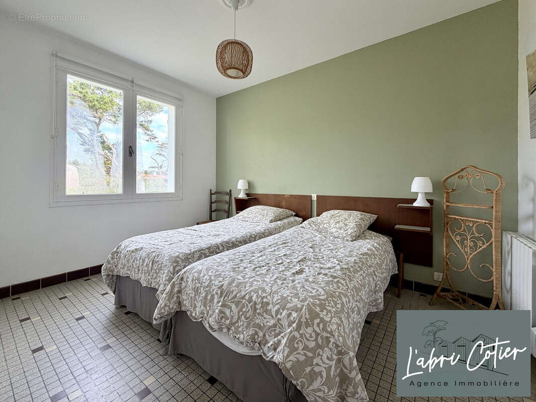 Chambre 1 - Maison à SAINT-HILAIRE-DE-RIEZ