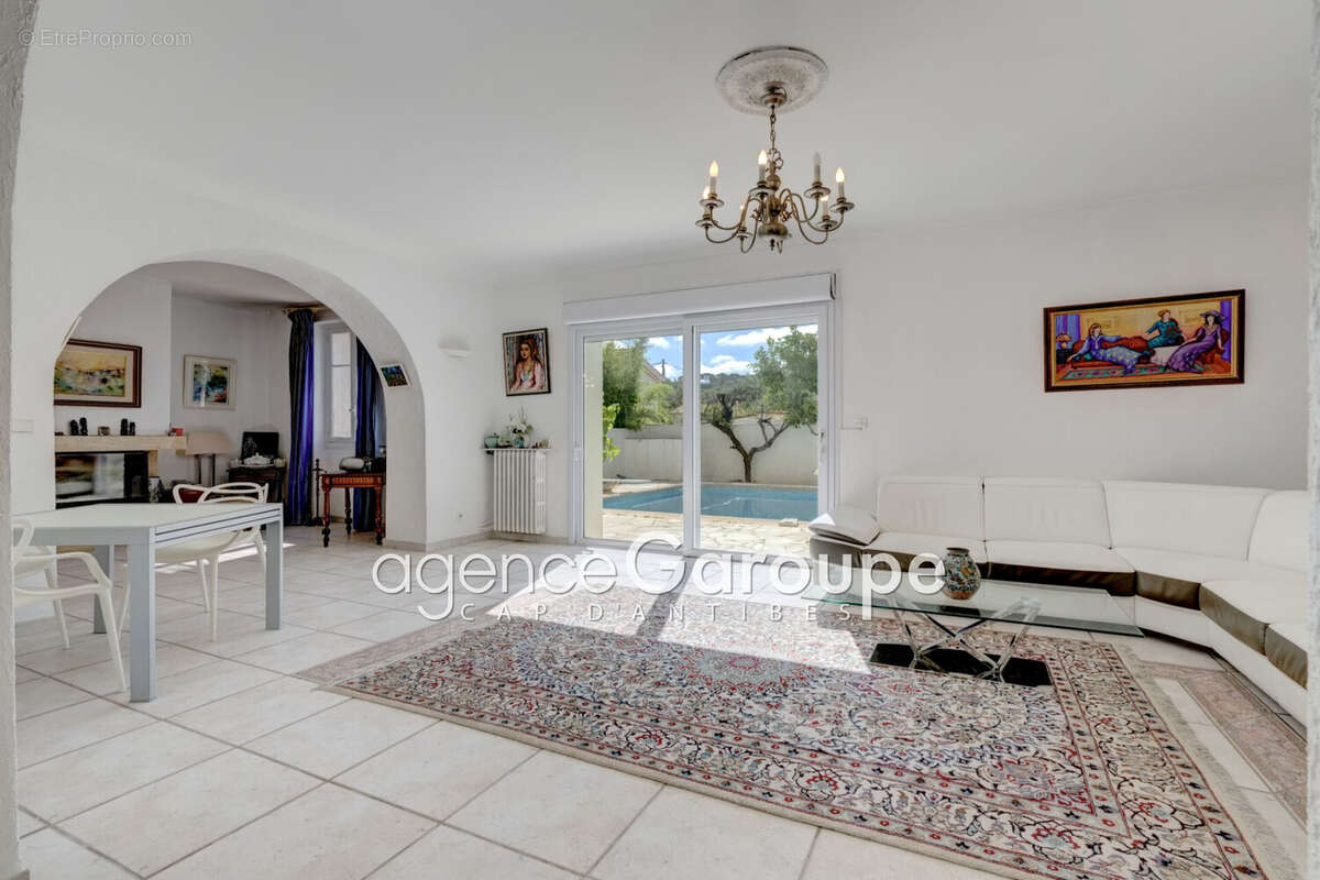 Maison 224 m² à Antibes  - photo 3