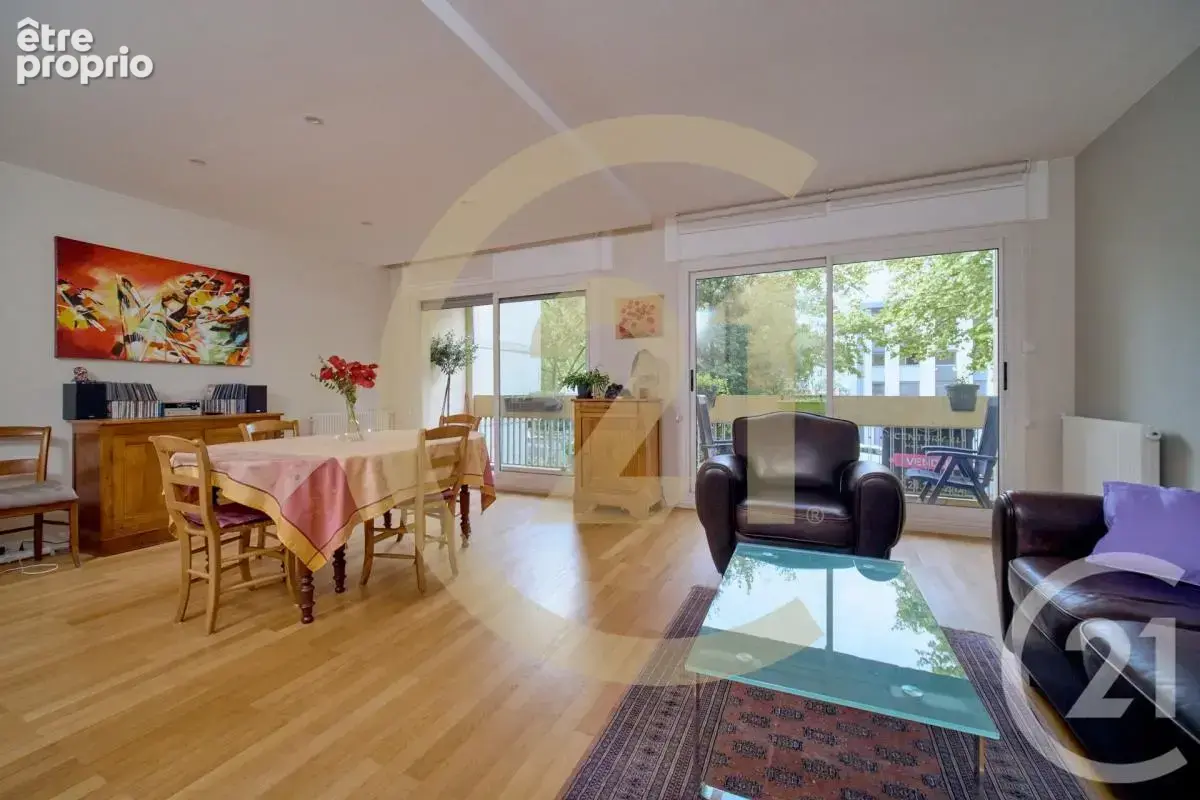 Appartement 107 m² à Lyon-8e  - photo 2
