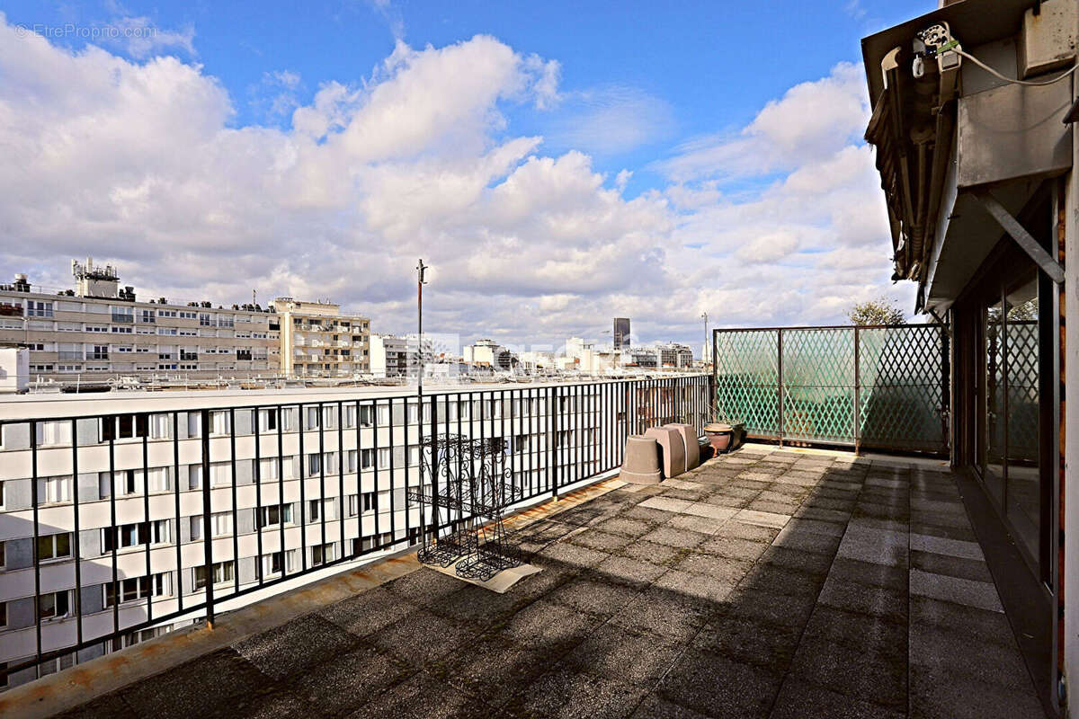 Appartement à PARIS-14E