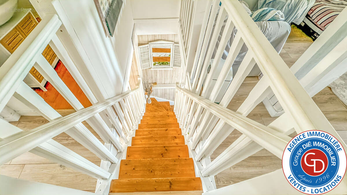 Villa avec 5 chambres, garage et piscine - photo 31