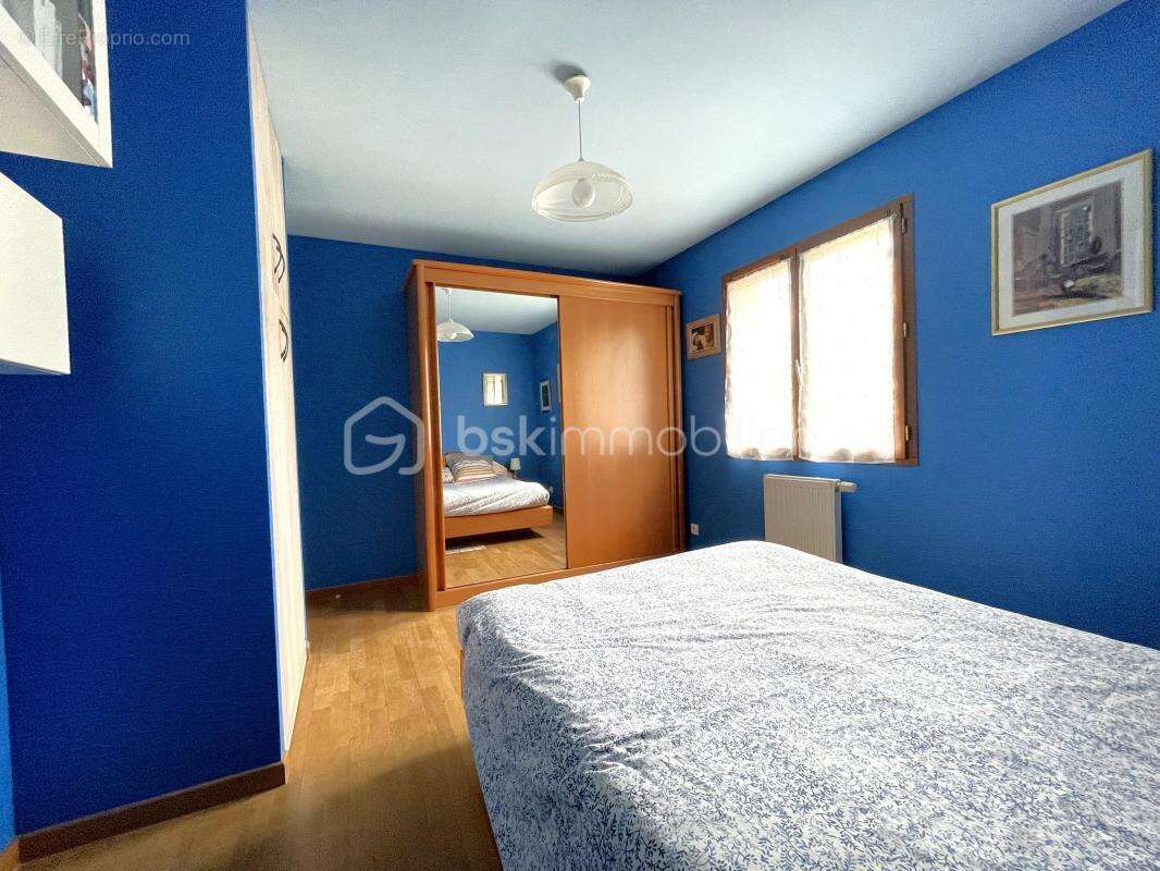 Maison à LES CLAYES-SOUS-BOIS