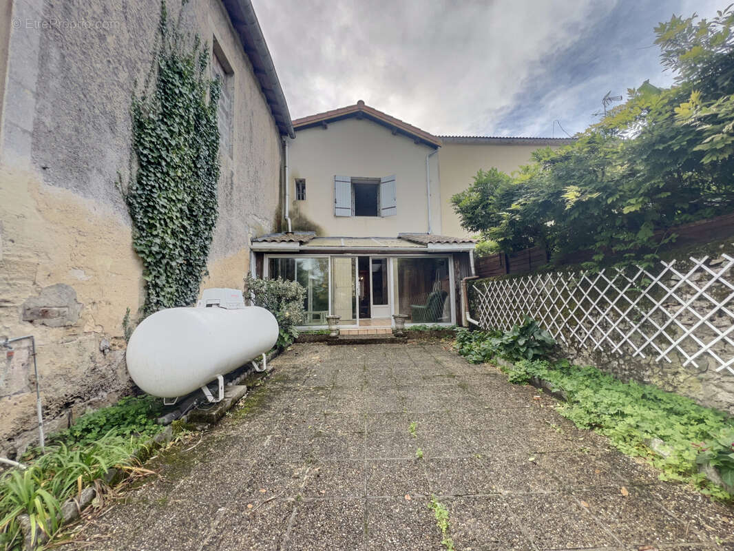 Maison à LANDIRAS