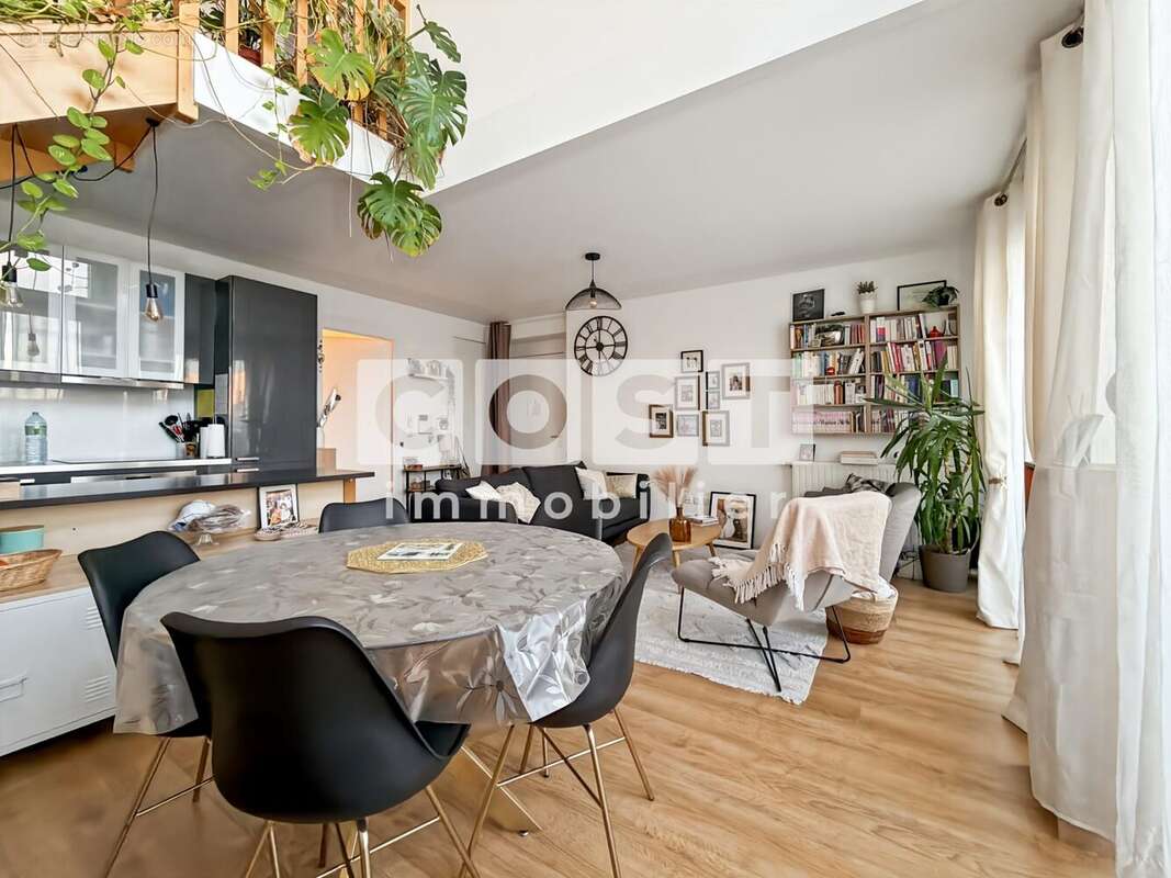 Appartement à GENNEVILLIERS