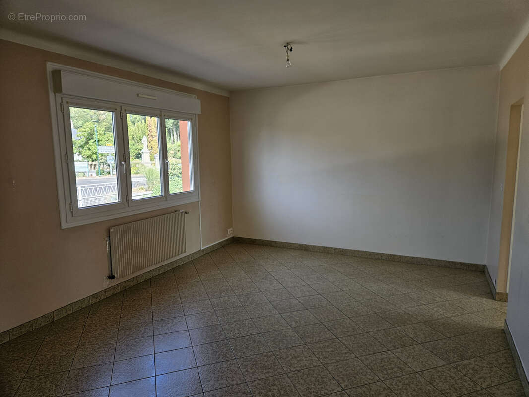 Maison de plain-pied   Centre-bourg de Paulx (44270) - photo 4