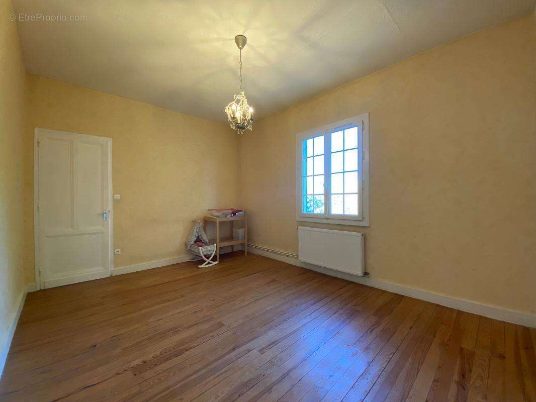 Maison à AMBARES-ET-LAGRAVE