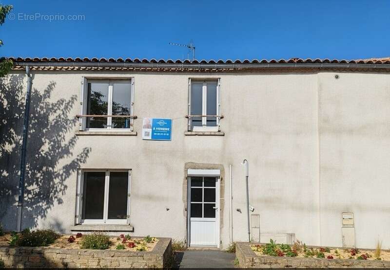 Maison à vendre 5 pièces LA BRUFFIERE (85) - photo 8