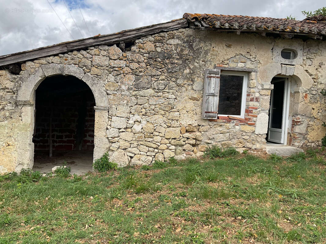 Maison 115 m² à Fources  - photo 3