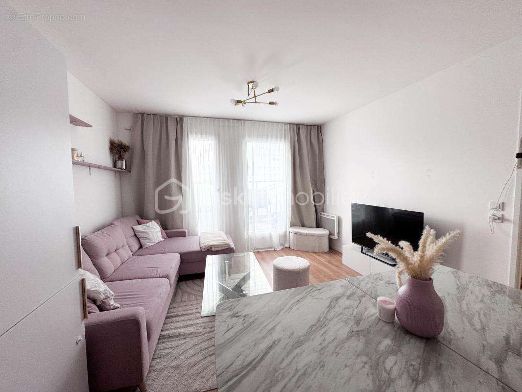 Roissy-en-Brie – Appartement récent de 2021, F2 2 pièces, balcon + 1 parking en sous-sol -GARANTIE DECENNALE 2031 - photo 2