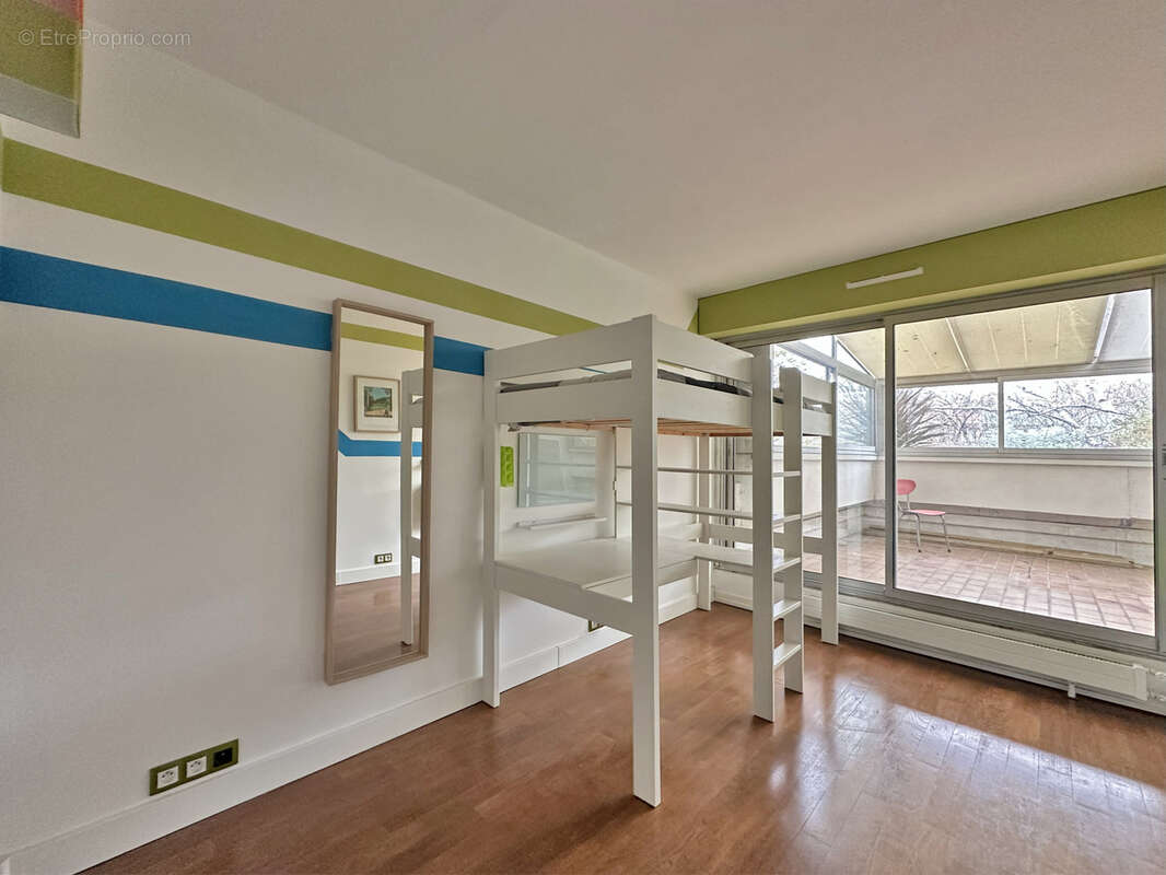 Duplex de 5 pièces de 137,03 m2 avec les deux vérandas, un double garage, un jardinet et un sous-sol total - photo 7