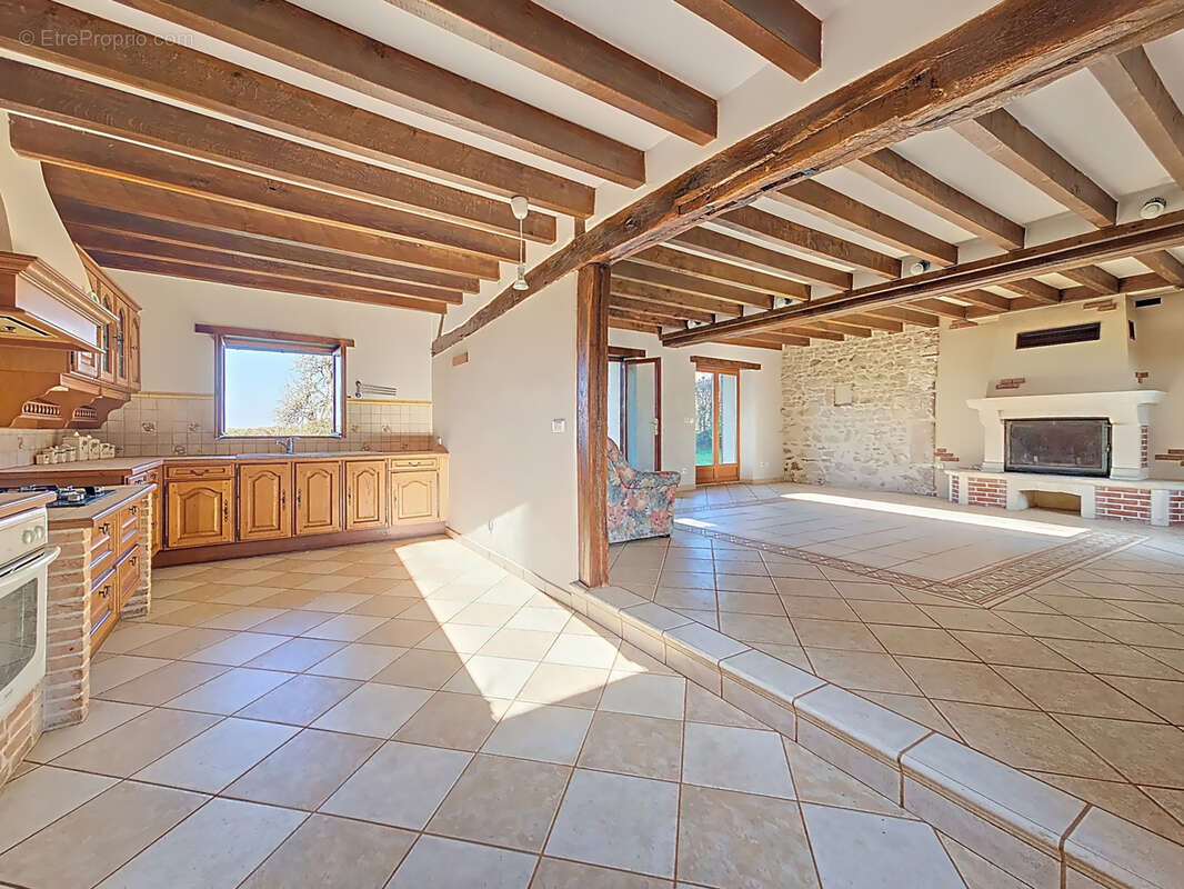 Maison à SUBLIGNY
