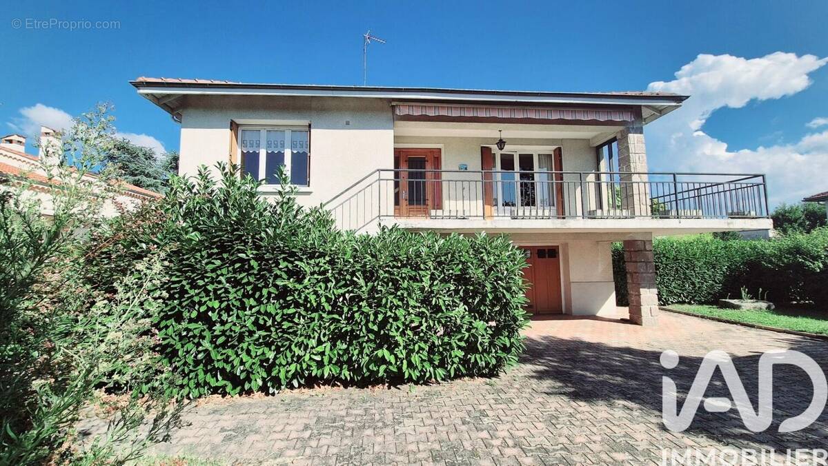 Photo 1 - Maison à MONTROND-LES-BAINS