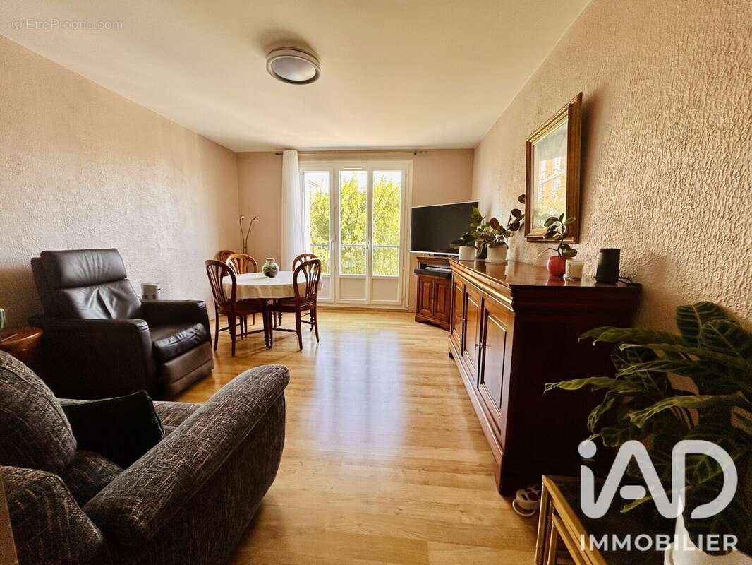 Photo 2 - Appartement à SAINT-JULIEN-LES-VILLAS