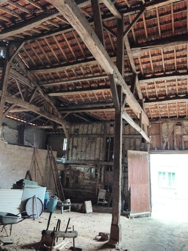 Intérieur grange - Maison à VILLOTTE-DEVANT-LOUPPY