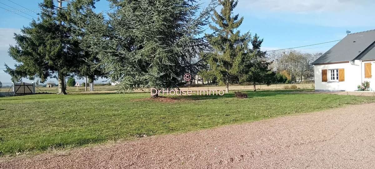 Maison à CLERE-LES-PINS