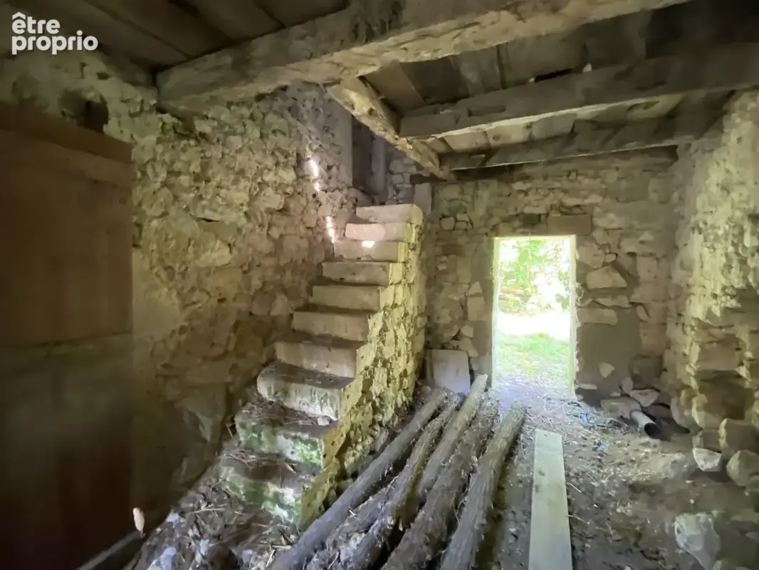 Ruine dans un hameau proche de Condom en situation dominante sur un terrain de 1143m2 - photo 3