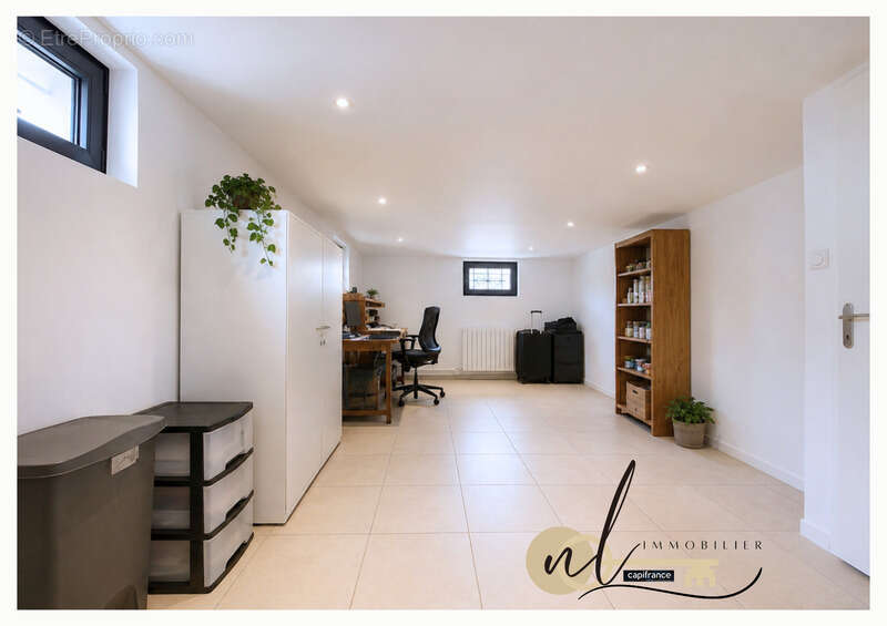 SOLEYMIEU – Maison 5 pièces entièrement rénovée avec vue dégagée, SPA, dépendance et possibilité d’espace professionnel indépend - photo 17