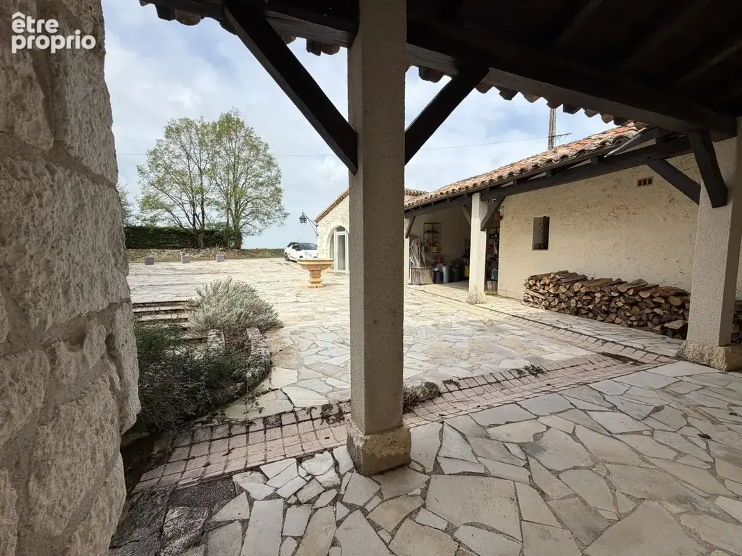 Propriété de caractère en pierre - photo 30