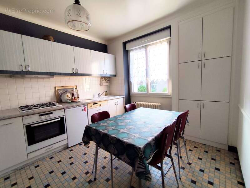 Maison à SAINT-JACUT-LES-PINS