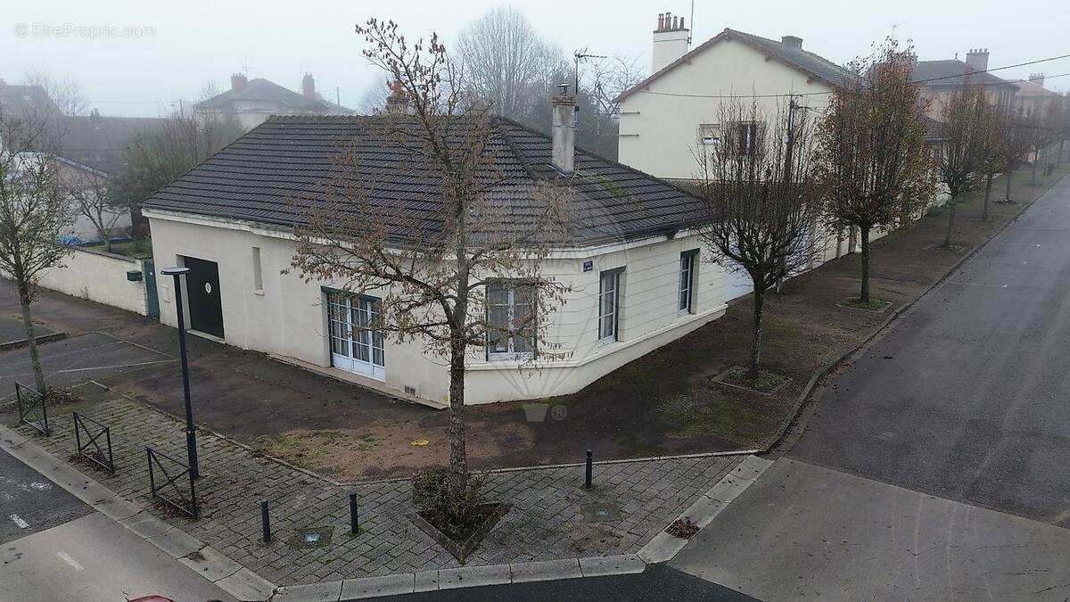 Maison à VARENNES-VAUZELLES