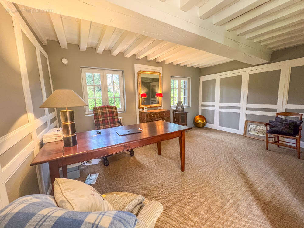 Maison à LE RENOUARD