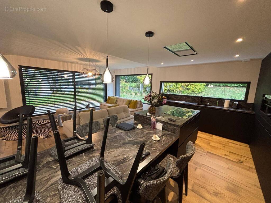 Maison à DIVONNE-LES-BAINS