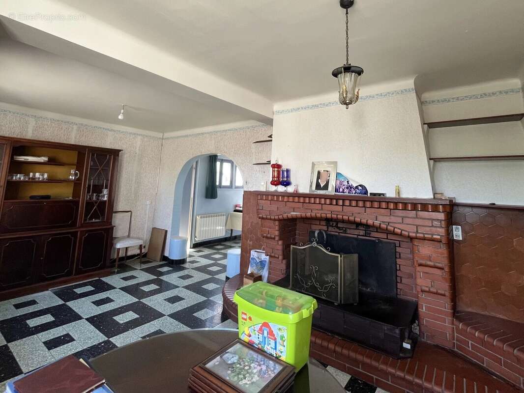 Maison à PEYRIAC-MINERVOIS