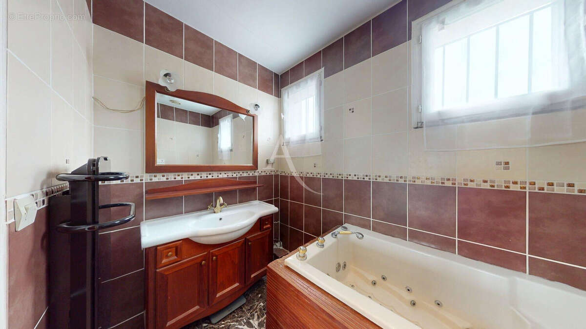 Maison à LE PLESSIS-ROBINSON