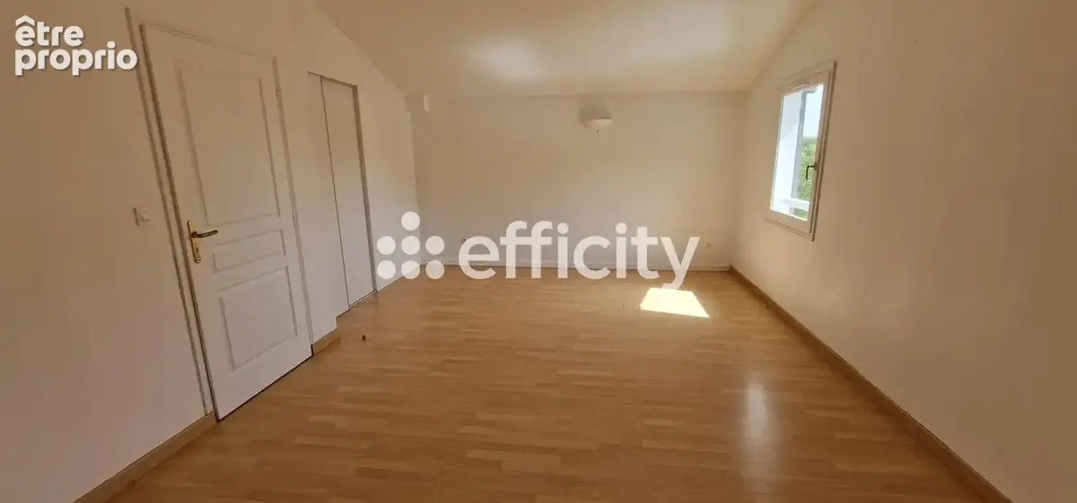 Maison 7 pièces 180 m² à vendre à Aubeterre-Sur-Dronne (16390) - photo 13