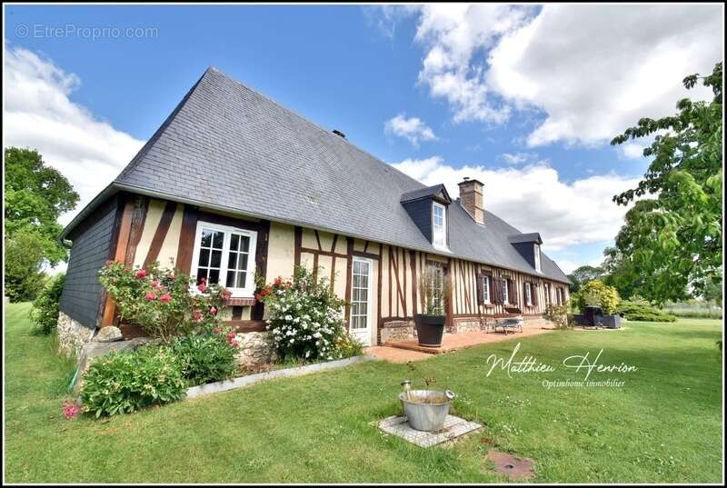 Maison à CLAVILLE