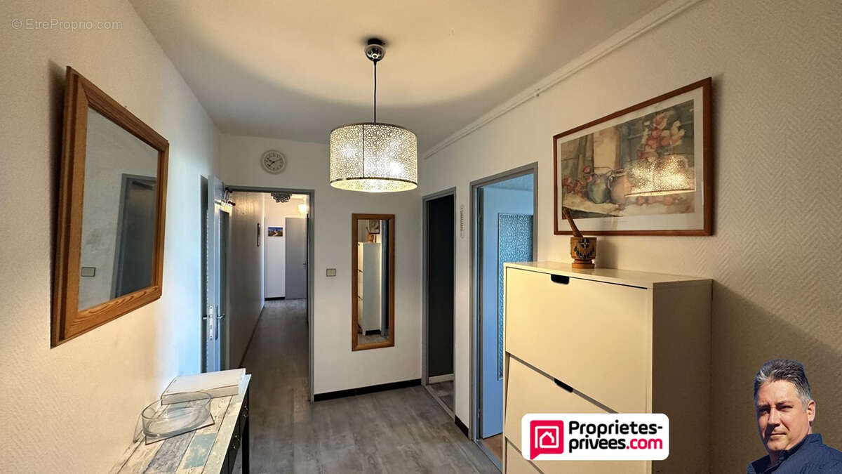 Appartement Venissieux 4 pièce(s) 81.63 m2 Vendu loué - photo 3
