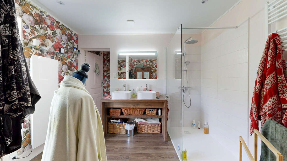 Propriété de caractère du XVIIIᵉ siècle avec maison et dépendances - photo 17