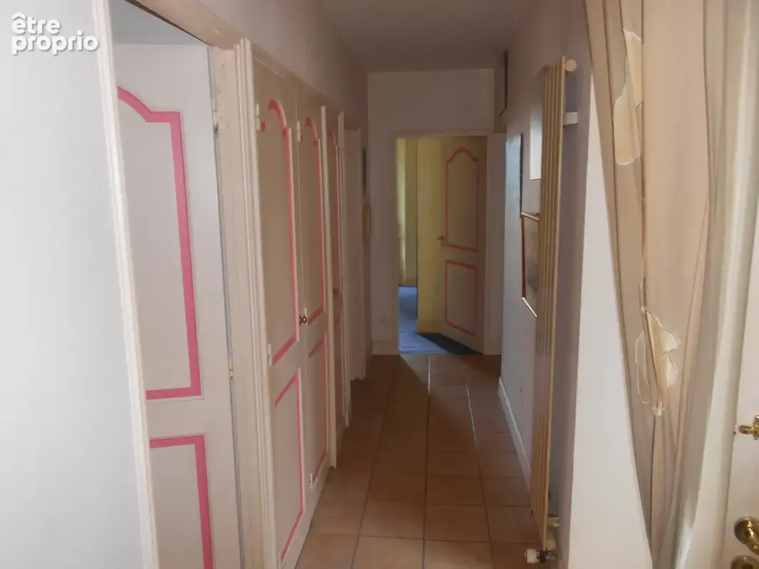 Appartement en duplex avec cour intérieur, garages à Thiers - photo 8
