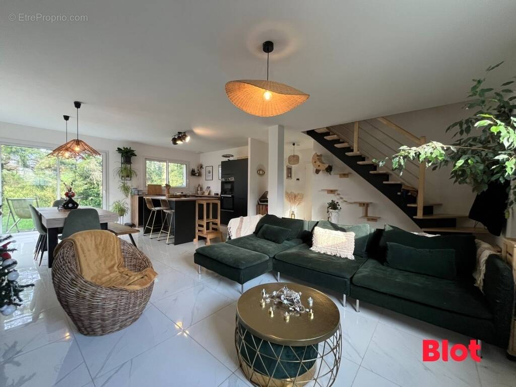 Maison à LE SEL-DE-BRETAGNE