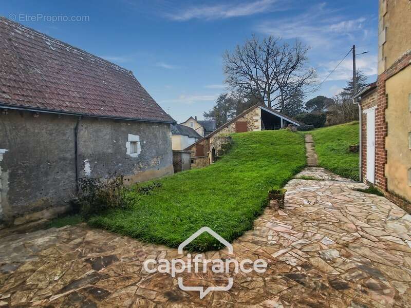 Dpt Sarthe (72), à vendre LA CHAPELLE GAUGAIN maison P8 de 208 m² - Terrain de 1300 m² - photo 32